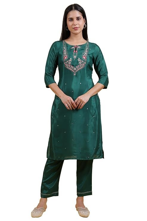 W for Woman Printed Shantung Straight Kurta in Keyhole Neck